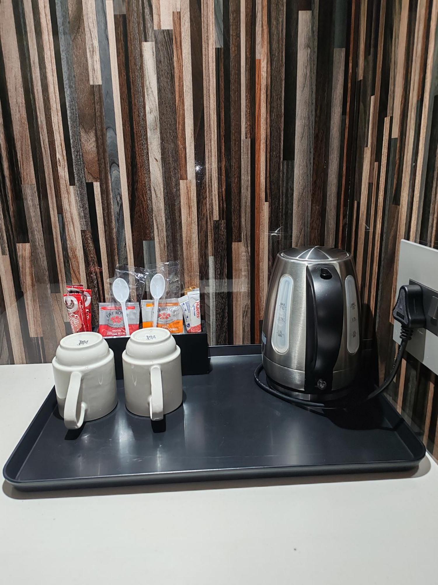 Regal Inn Umhlanga Gateway Дърбан Екстериор снимка