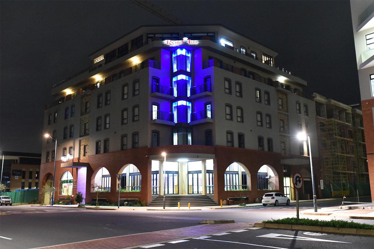 Regal Inn Umhlanga Gateway Дърбан Екстериор снимка